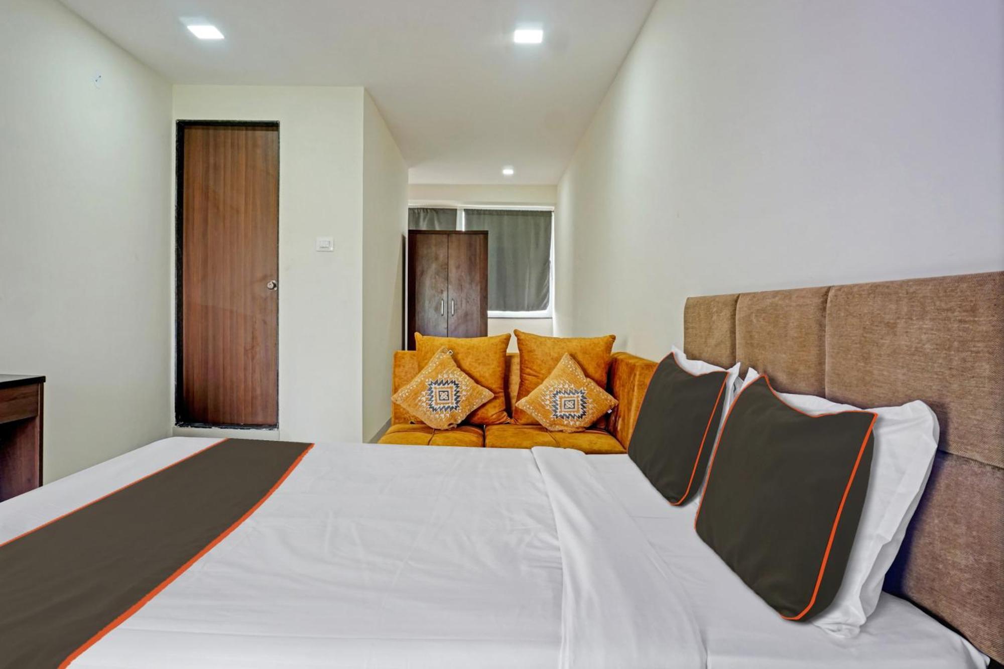 Super Collection O Rk Inn Chinchvad Bagian luar foto