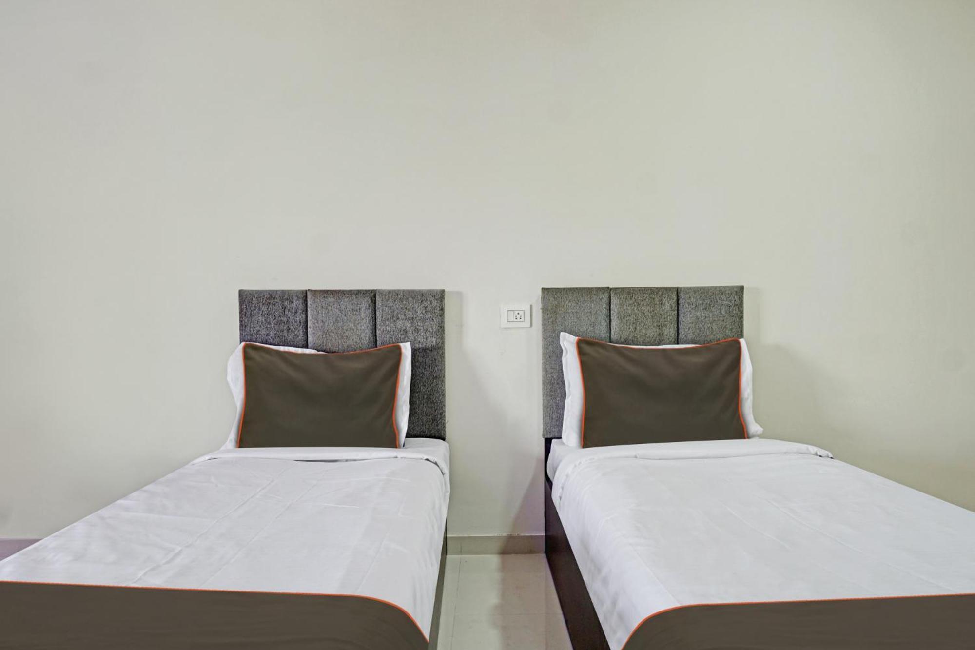 Super Collection O Rk Inn Chinchvad Bagian luar foto